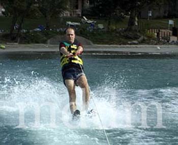 WM 141WATERSKIING