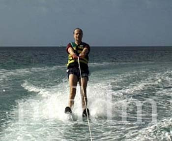 WM 147WATERSKIING