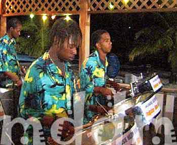 10_JAL090Steelband