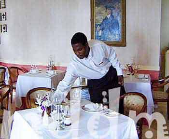 10_JAL134ELDINING